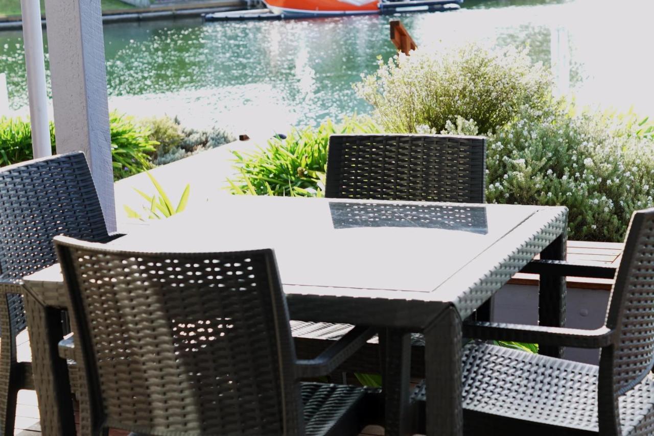 Captains Cove Resort - Waterfront Apartments Paynesville Zewnętrze zdjęcie