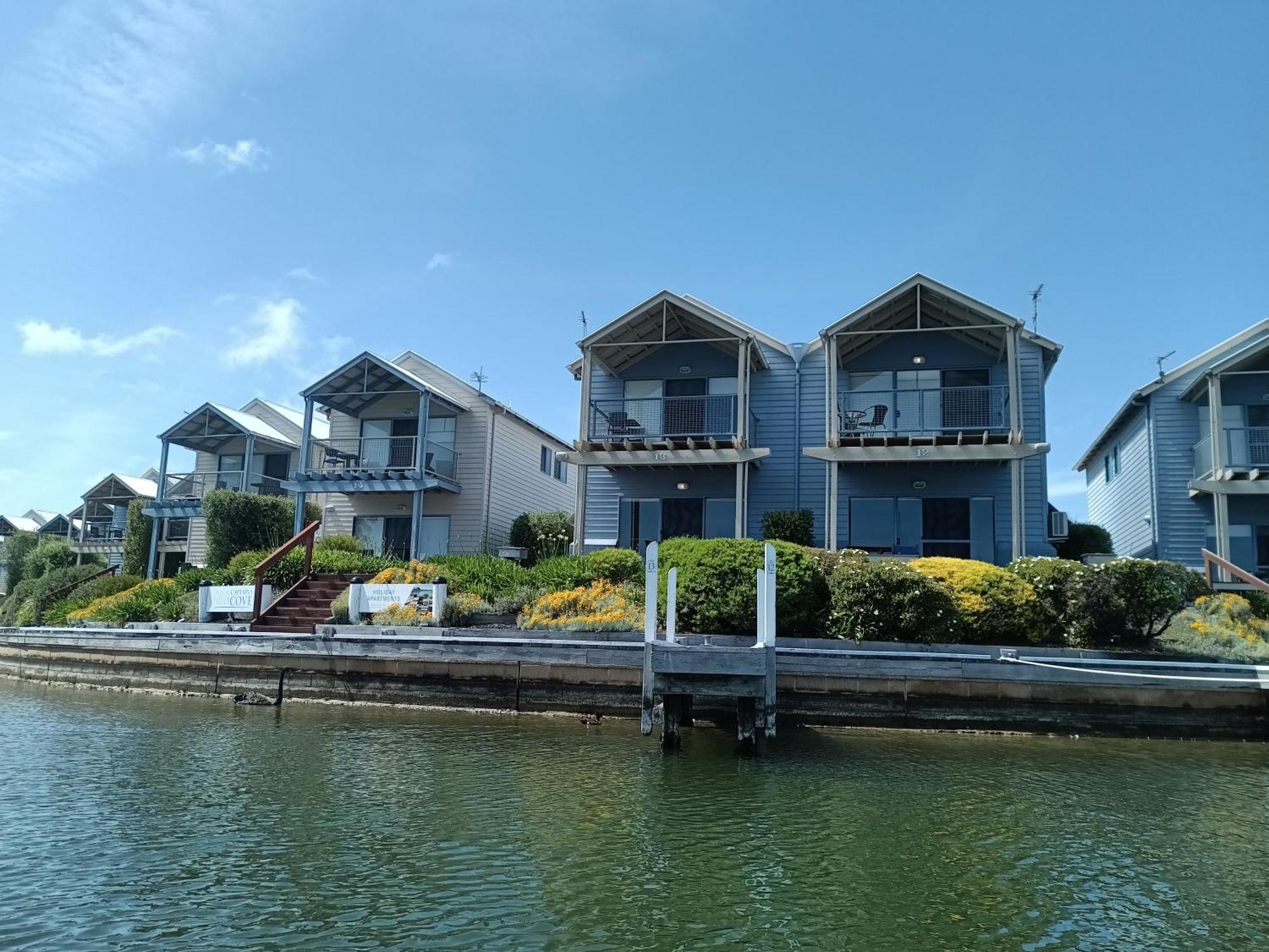 Captains Cove Resort - Waterfront Apartments Paynesville Zewnętrze zdjęcie