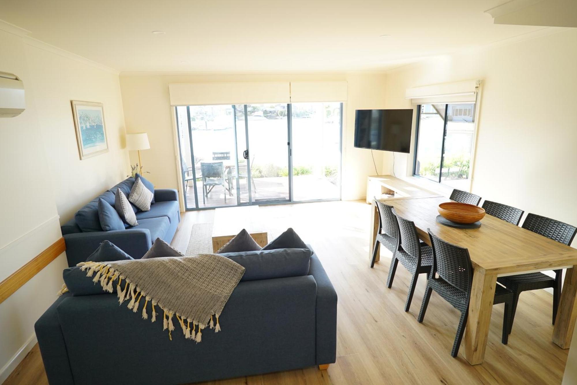 Captains Cove Resort - Waterfront Apartments Paynesville Zewnętrze zdjęcie