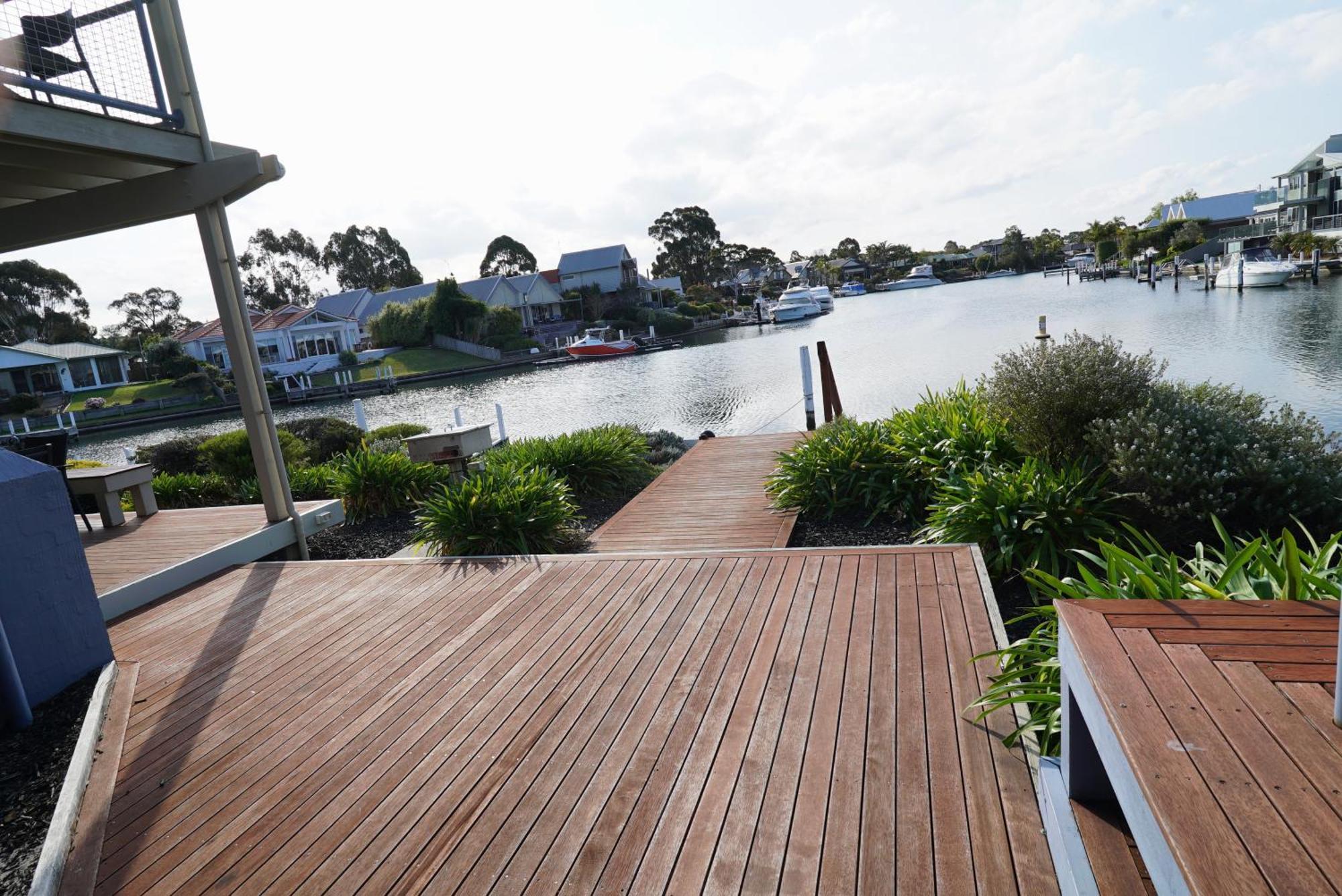 Captains Cove Resort - Waterfront Apartments Paynesville Zewnętrze zdjęcie