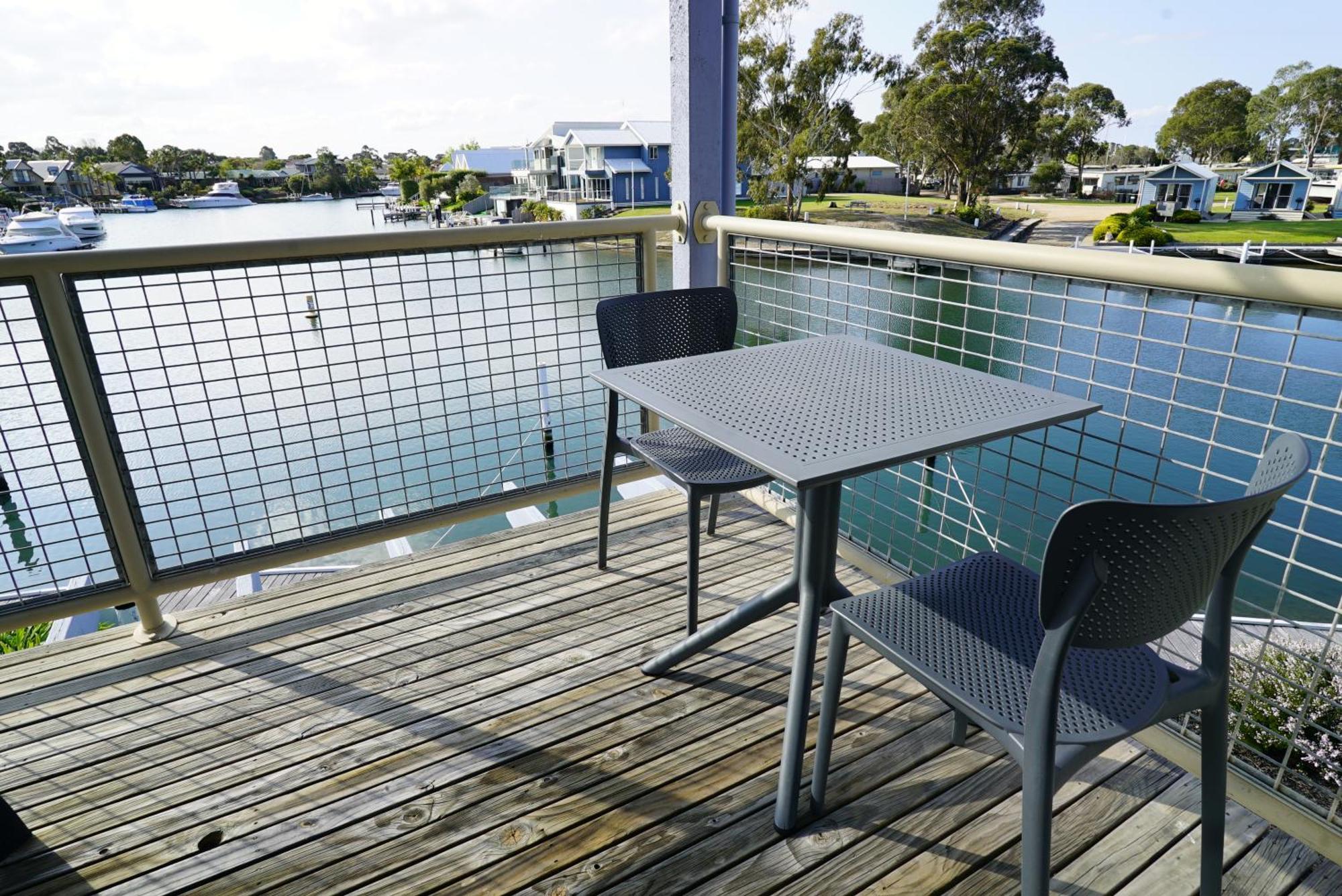 Captains Cove Resort - Waterfront Apartments Paynesville Zewnętrze zdjęcie