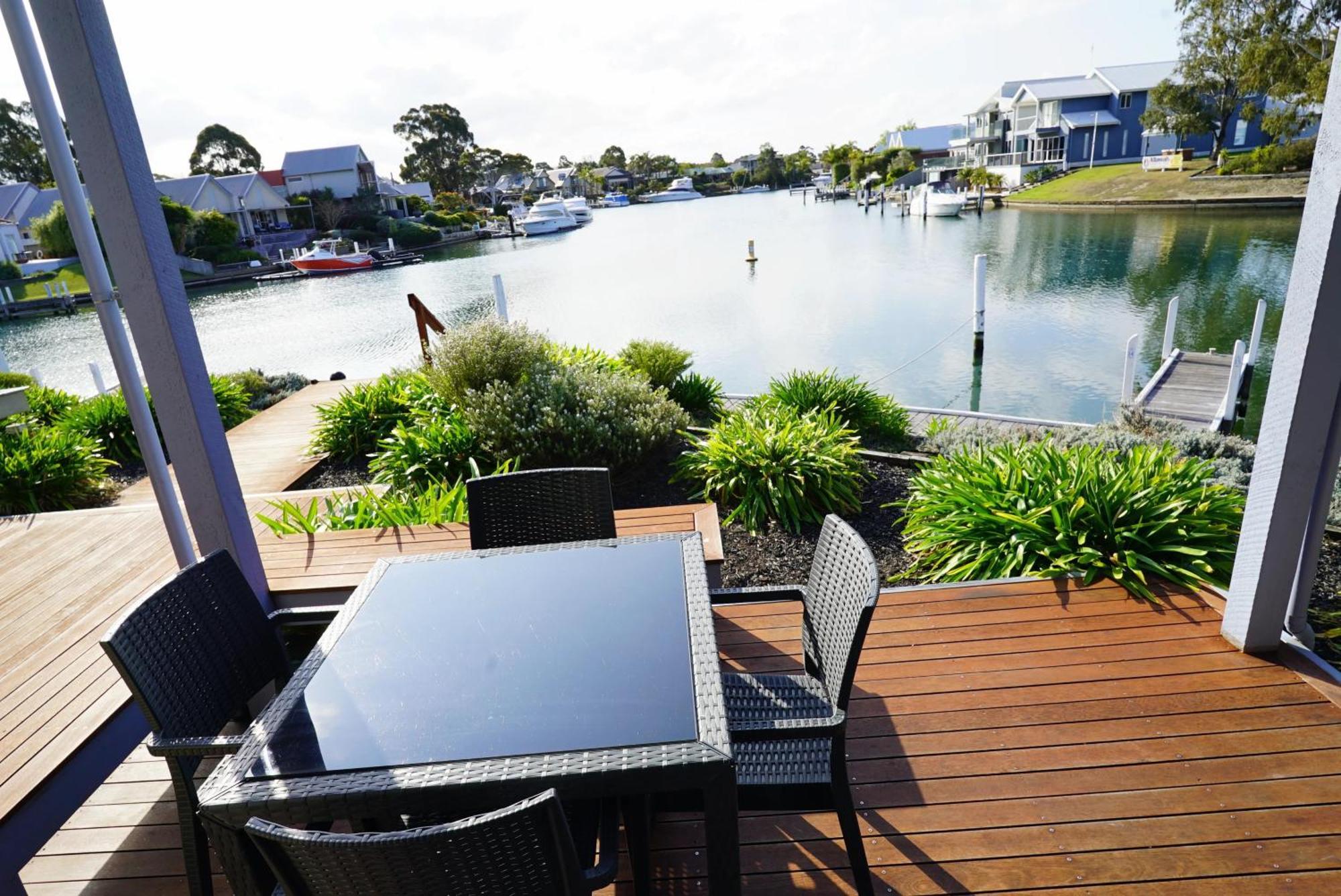 Captains Cove Resort - Waterfront Apartments Paynesville Zewnętrze zdjęcie