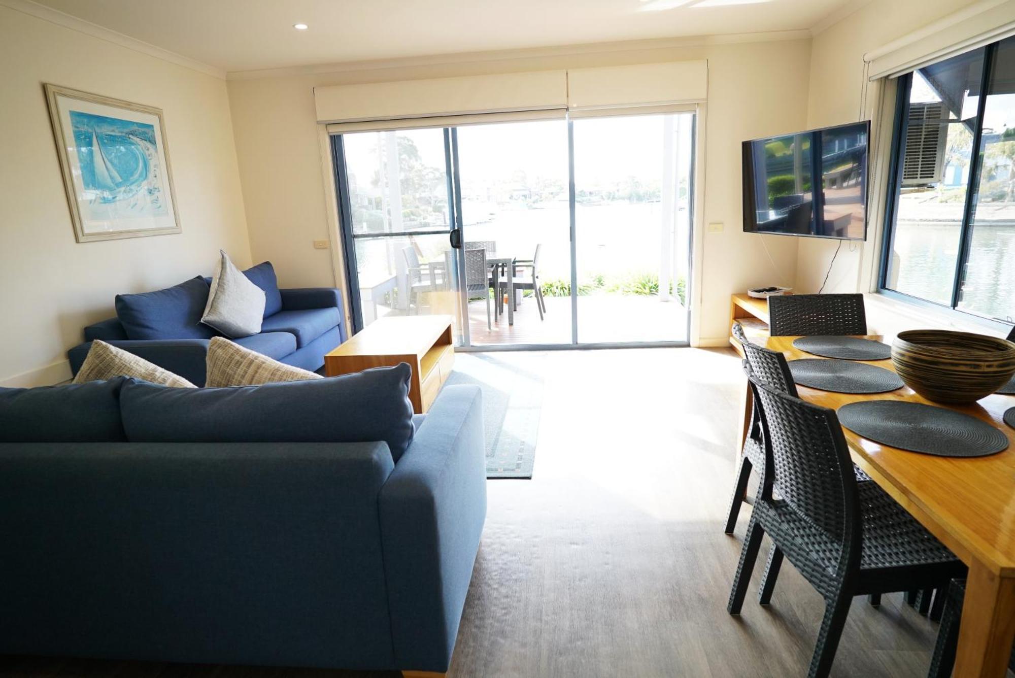 Captains Cove Resort - Waterfront Apartments Paynesville Zewnętrze zdjęcie
